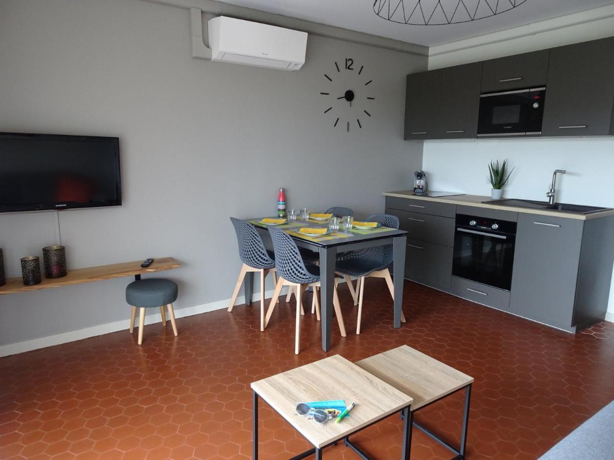 T3 150 M De La Plage, Climatisation, Piscine Et Parking Privatif - Le Lavandou Exteriér fotografie